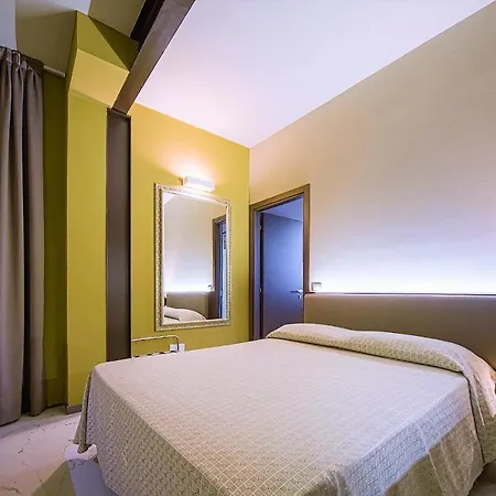 Hotel Aaron 3*